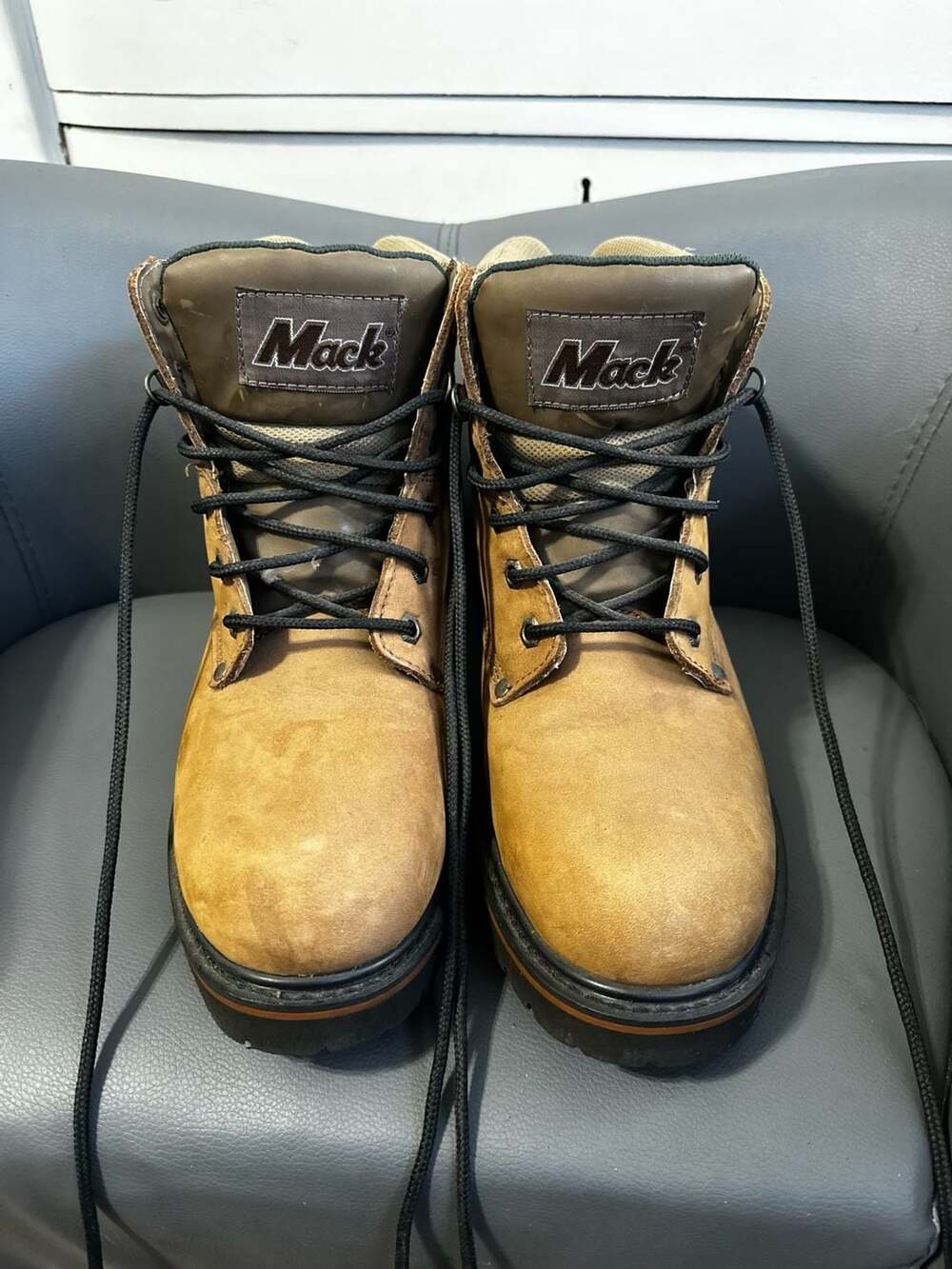Mack Steel Toe Leather Work Boots Size 9 Tan Bulldog Logo